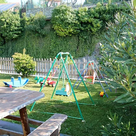 In Mit Eigenem Balkon Appartamento Celle Ligure