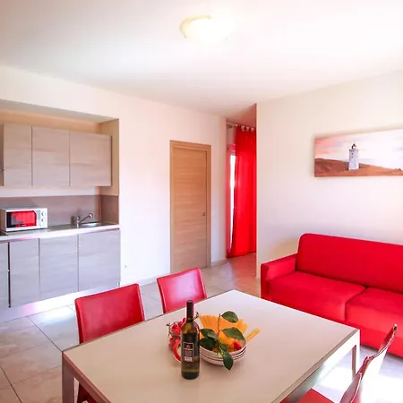 In Mit Eigenem Balkon Celle Ligure